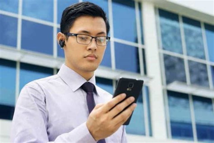 How do I check Bluetooth signal strength?