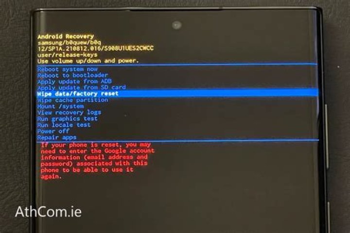 How do I force my Samsung Galaxy to reset?