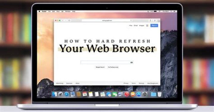 How do I force Safari to refresh on Mac?