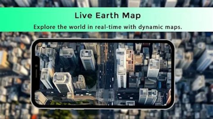 How do I view live maps on Google Earth?