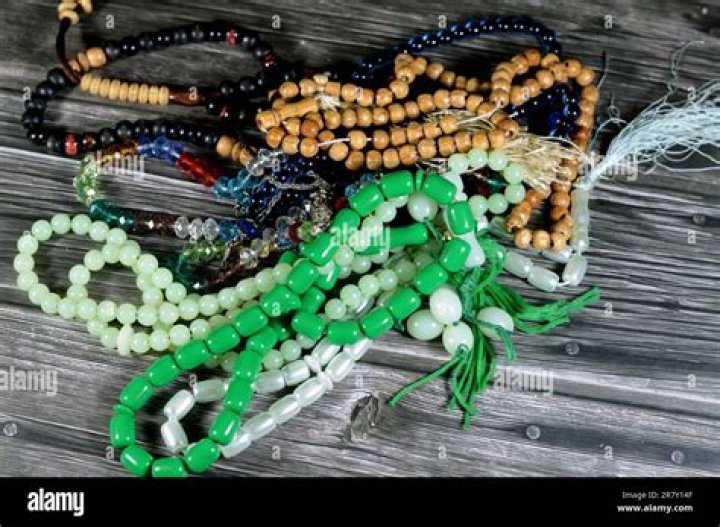 How do Islamic prayer beads work?