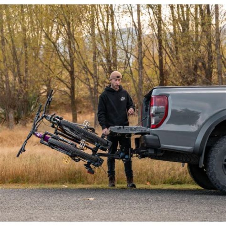 How do towball bike racks work?