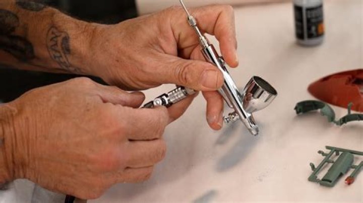 How do you become an airbrush artist?