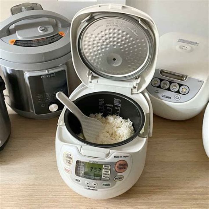 How do you disassemble a rice cooker?
