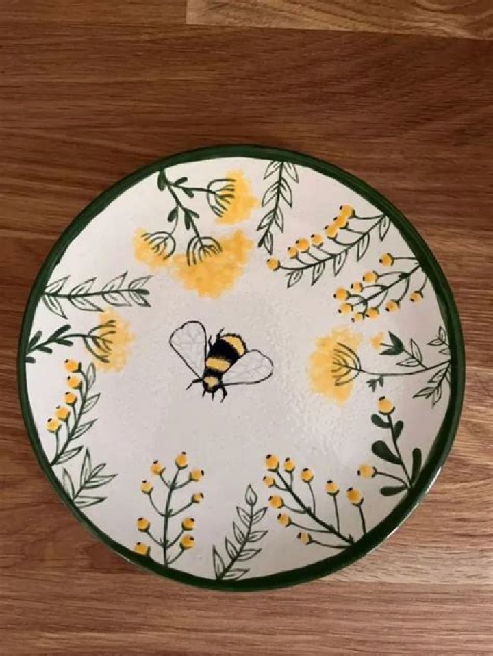 How do you hand paint ceramic handles?