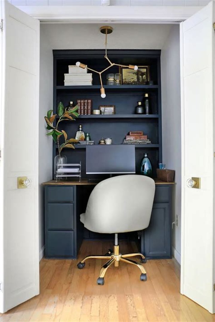How do you make a small office?