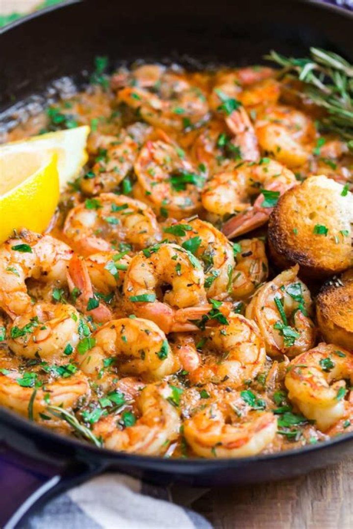 How do you make shrimp with garlic and butter?