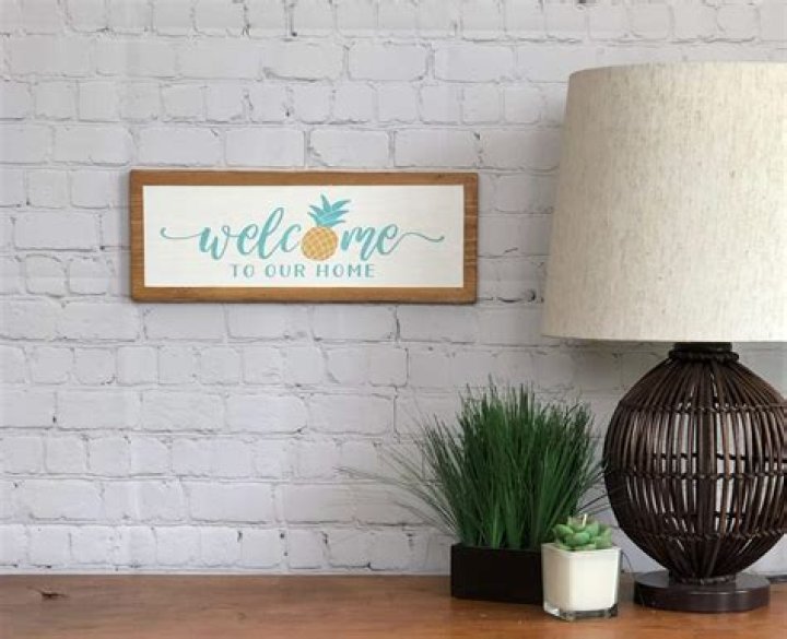How do you make wooden signs?