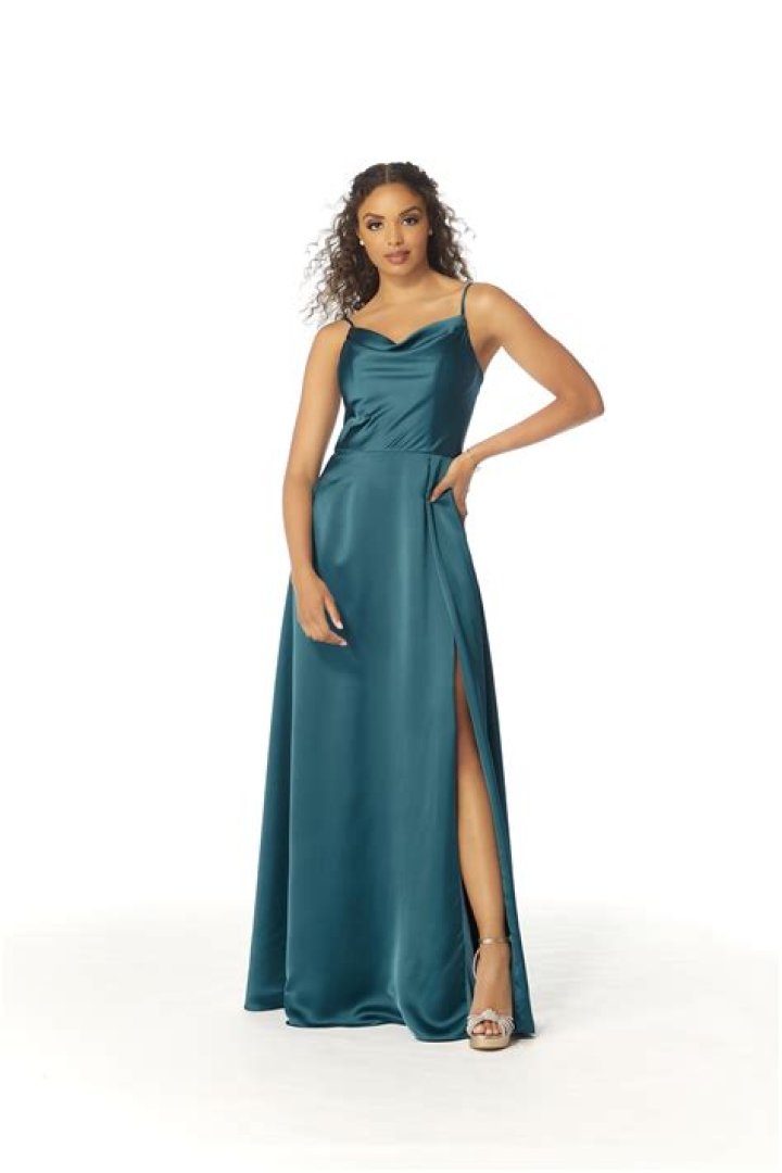 How do you measure for a Mori Lee dress?