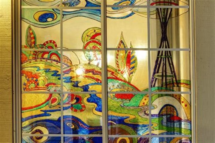 How do you paint glass windows with acrylic?