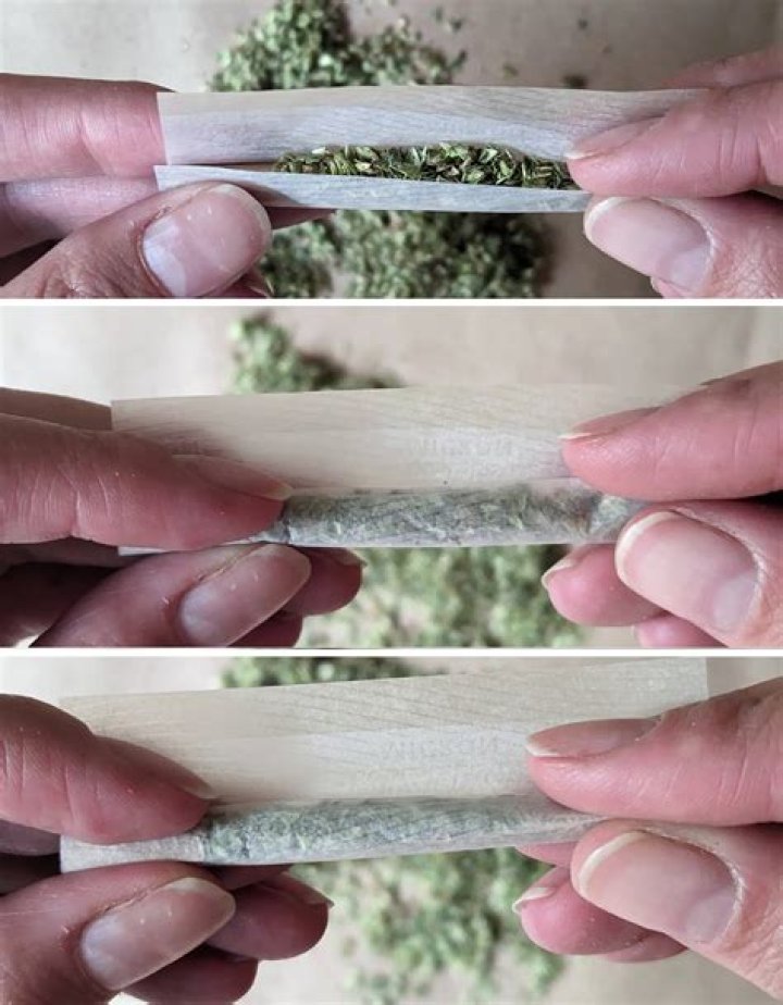 How do you roll a joint with a plastic filter?
