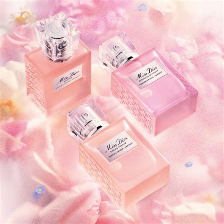 How do you use Dior hair Mist?
