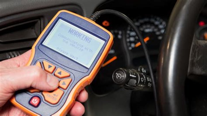 How does automd diagnose my car?