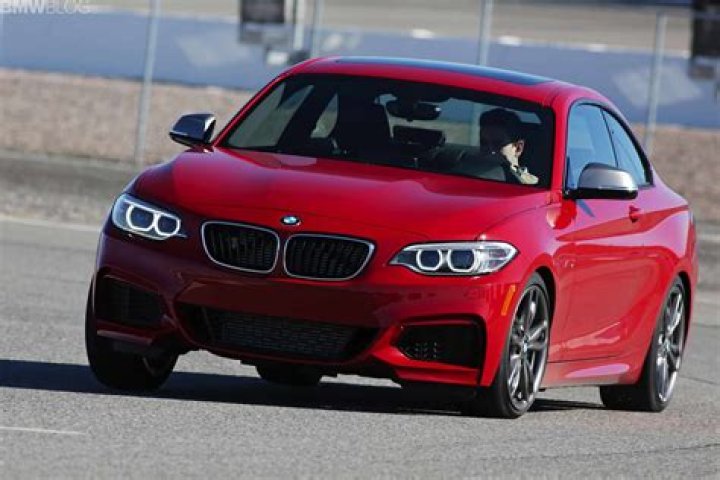 How fast is the BMW M235i?
