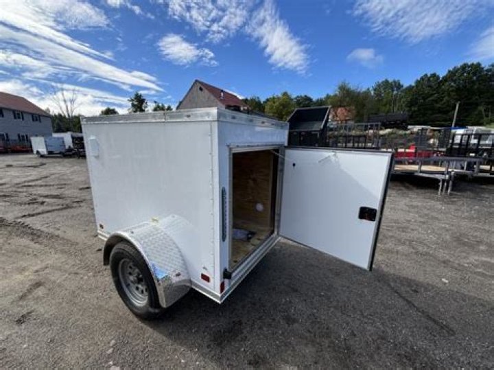 How heavy is a 4×6 enclosed trailer?