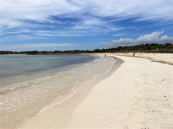 How hot is Menorca in May?