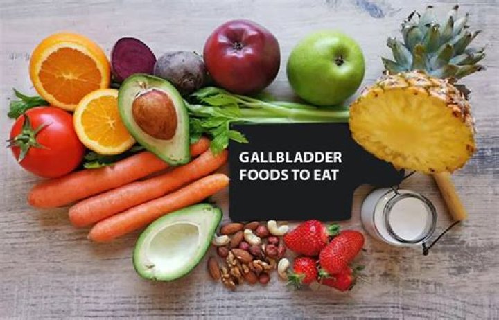 How long after gallbladder surgery can you eat real food?