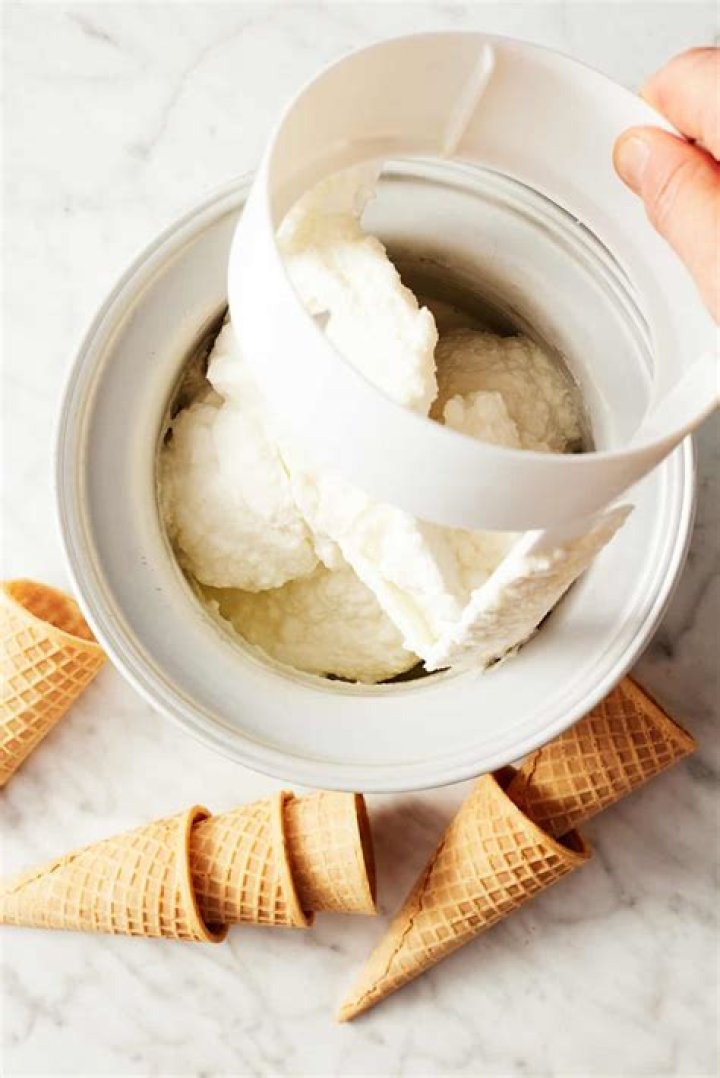 How long do you churn ice cream in an ice cream maker?