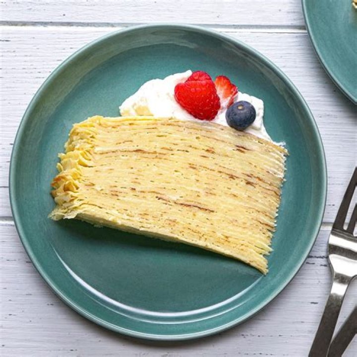 How long does a crepe cake last?