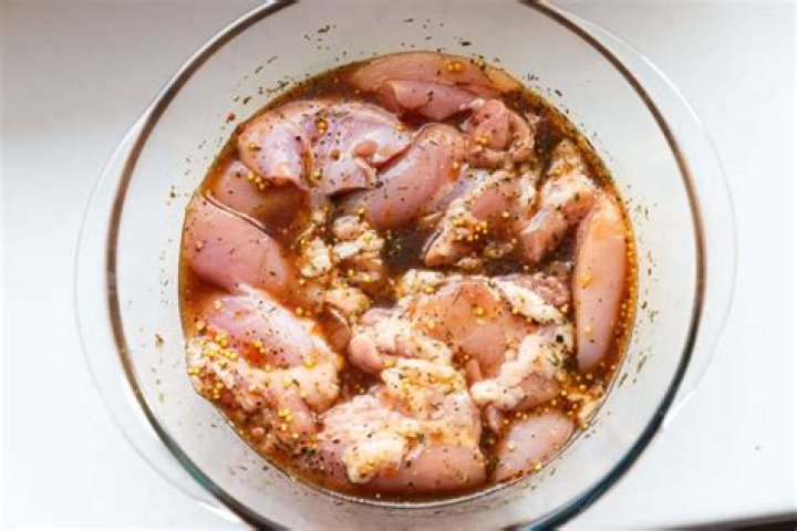 How long should you marinate raw chicken?