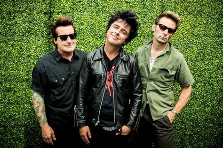 How many awards did Green Day have?