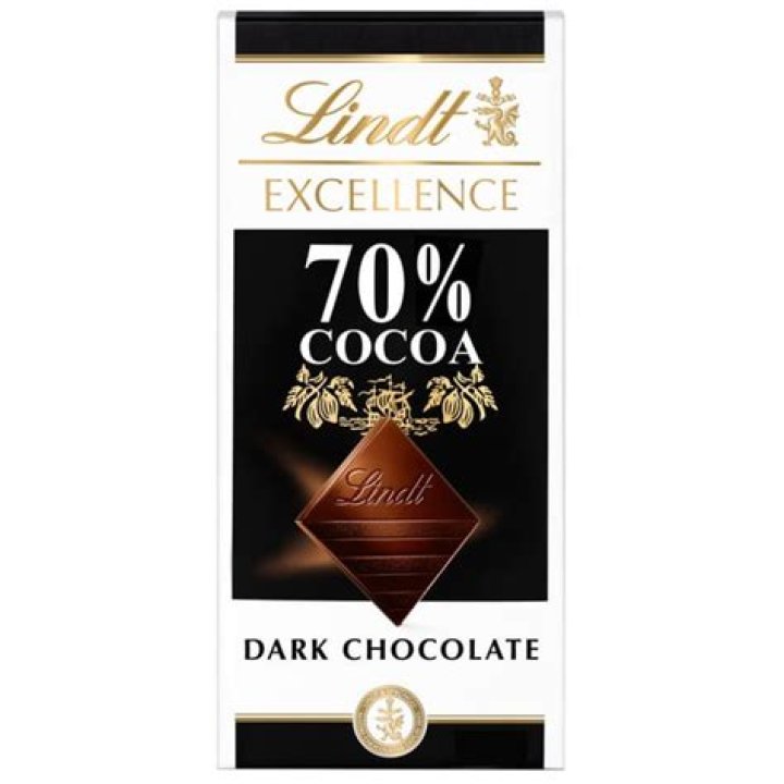 How many calories are in a Lindt 70% dark chocolate?