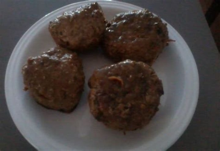 How many calories are in homemade beef rissoles?