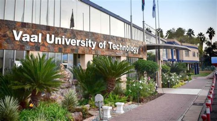 How many campuses does Vaal University of Technology have?