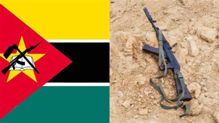 How many flags have AK-47?