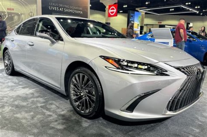 How many miles can a Lexus ES300 last?
