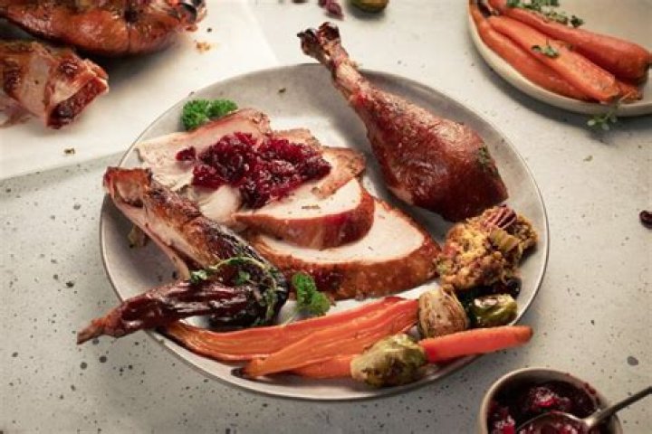 How many min per pound do you cook a turkey?