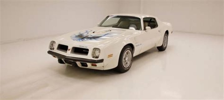 How many Pontiac Firebirds were made in 1974?