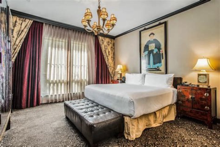 How many rooms at Hotel ZaZa Dallas?
