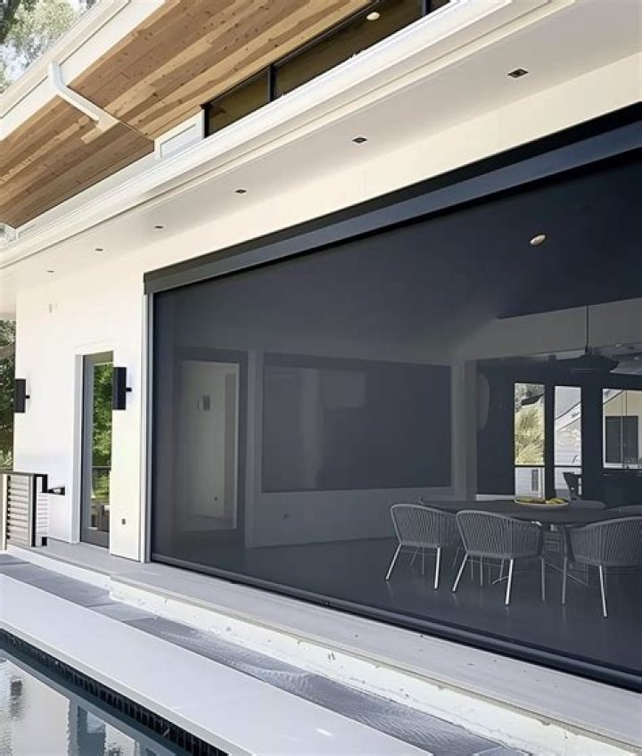 How much do manual retractable screens cost?