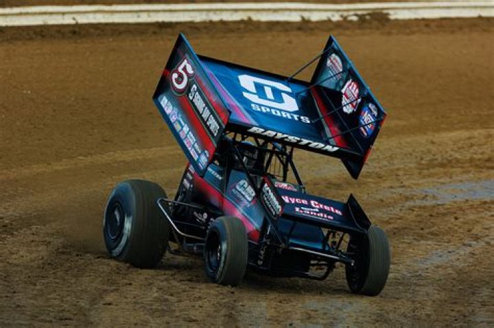 How much do World of Outlaw Sprint Car drivers make?