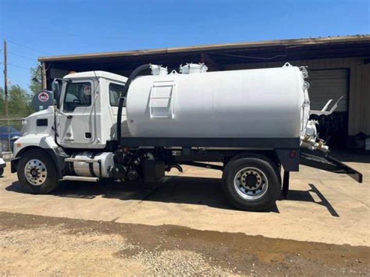 How much does a sewer pump truck cost?