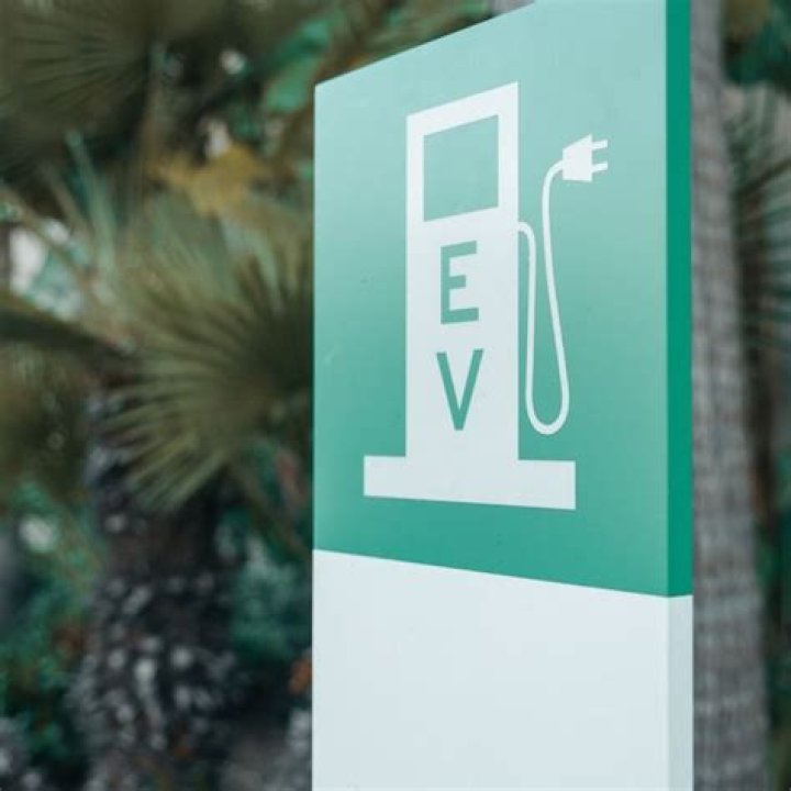 How much does it cost to charge an electric car in Vancouver?