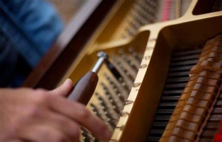 How much does it cost to tune a piano in Chicago?