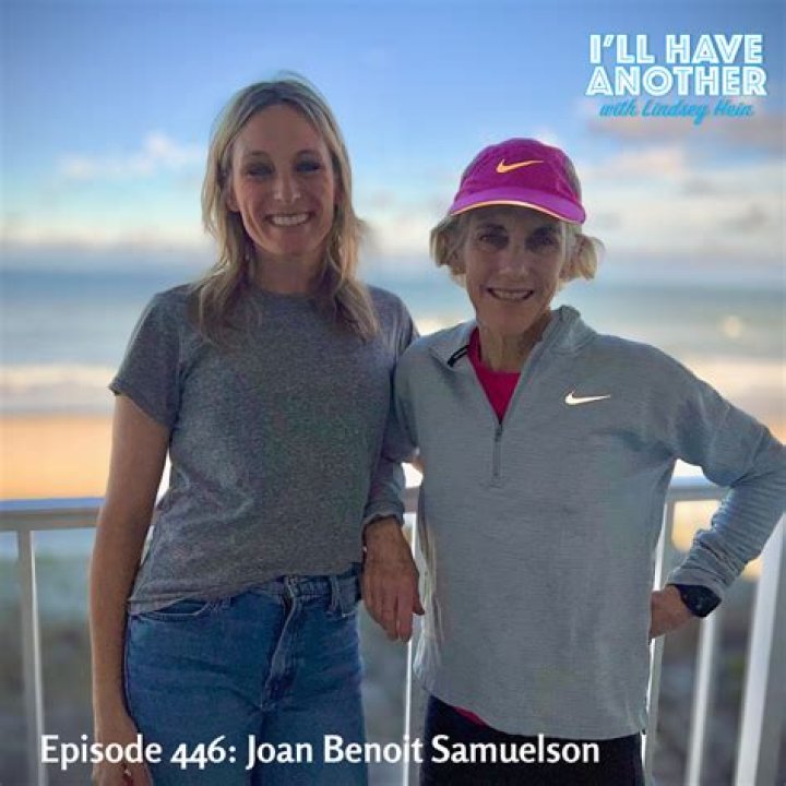 How much does Joan Benoit Samuelson weigh?
