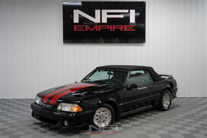 How much horsepower does a 1989 Mustang have?