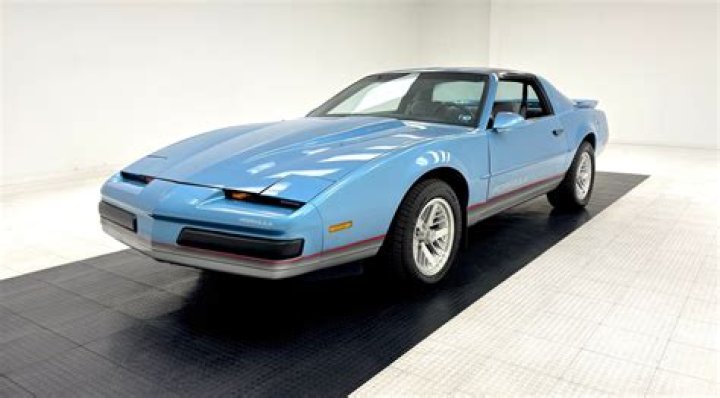 How much horsepower does a 1989 Pontiac Firebird Formula have?