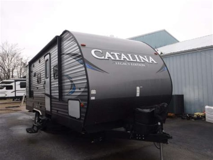 How much is a 1998 Coachmen Catalina worth?