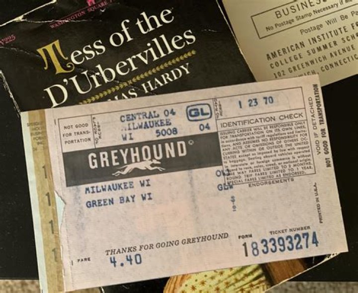 How much is a bus ticket from Milwaukee to Green Bay?