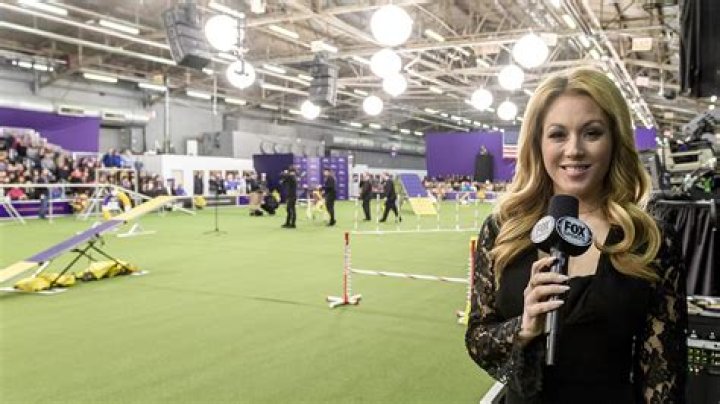 How old is Jennifer Hale Fox Sports?