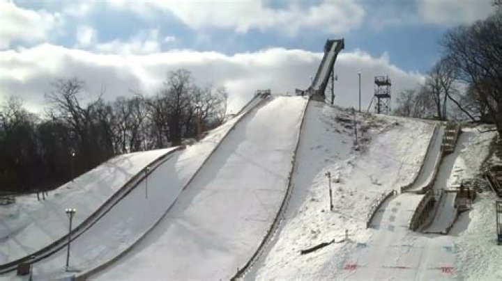 How tall is the ski jump in Fox River Grove?