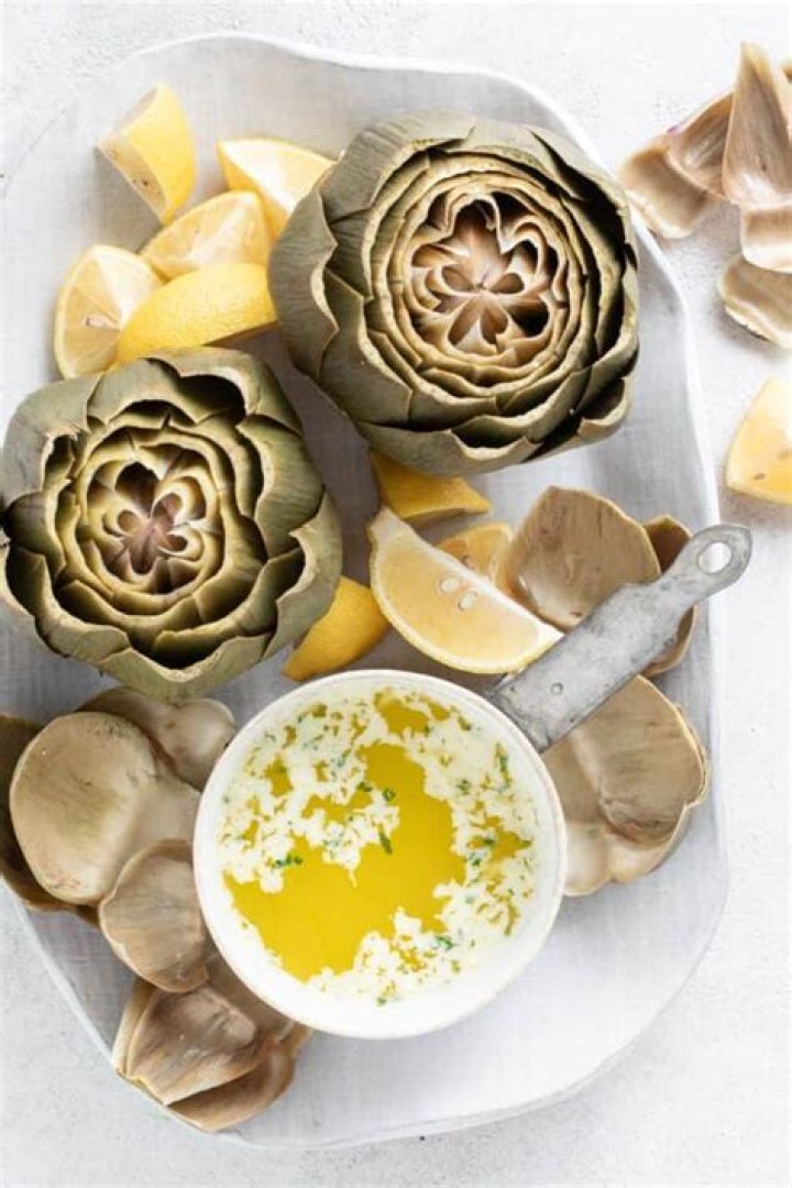 How to cook artichokes in a pan?