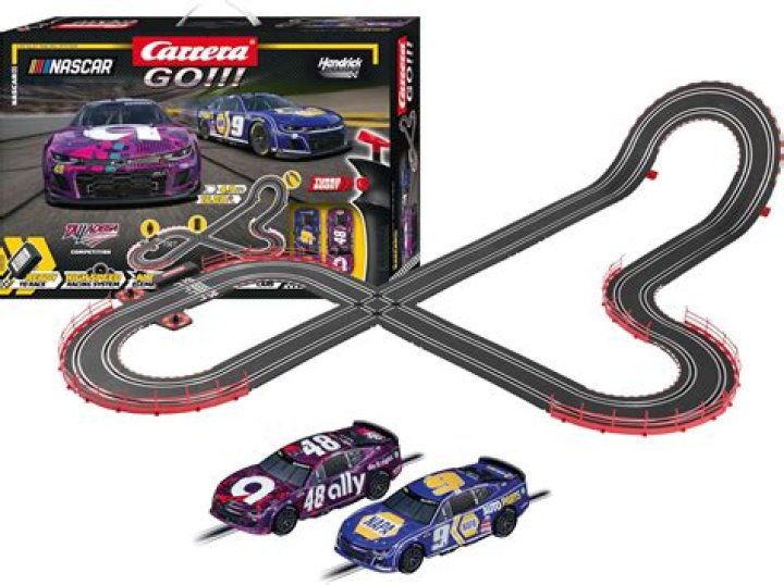 How wide is Carrera Go track?