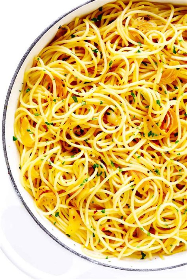 How would you describe aglio olio?