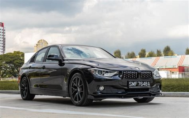 Is 2012 BMW 320i a good car?