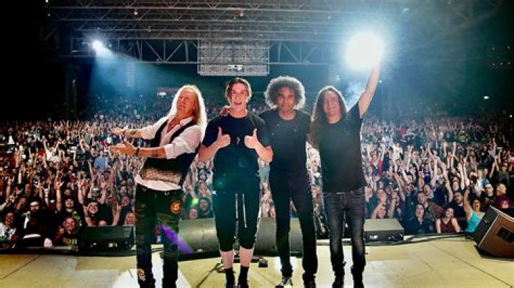 Is Alice in Chains touring in 2021?